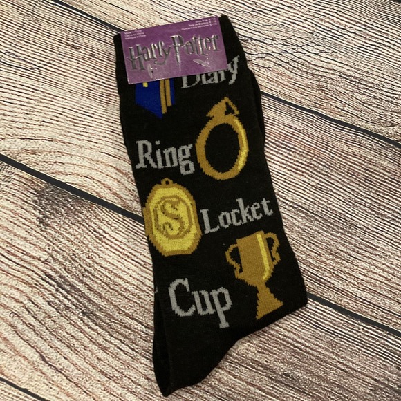 Harry Potter Horcrux Socks Diary‎ Ring Locket Cup Tiara Snake Shoe 6-12 - Picture 1 of 4
